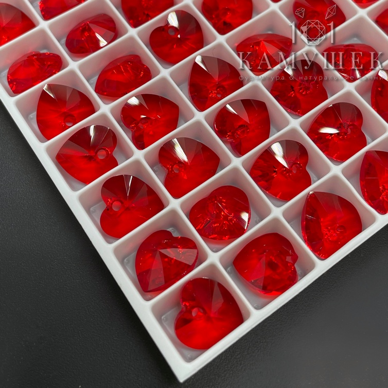 6228 Xilion Heart 10,3*10 мм Light Siam (227)