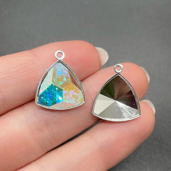 4799 Kaleidoscope Triangle 14*14,3mm Crystal AB F