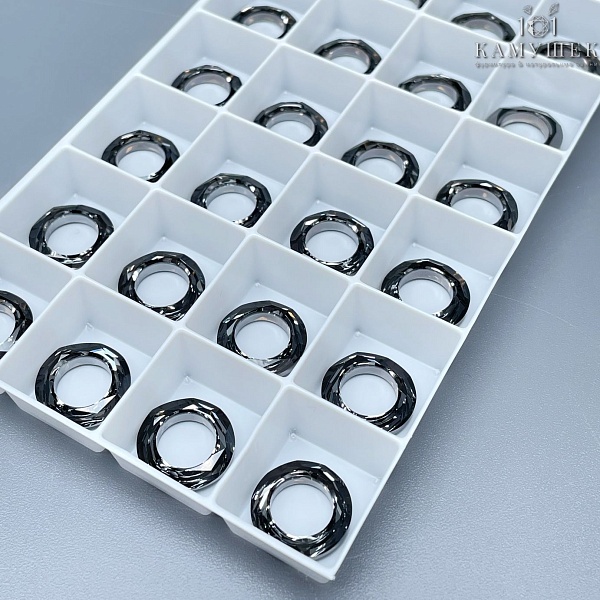 4139 Cosmic Ring 14 мм Crystal Silver Night (SINI)