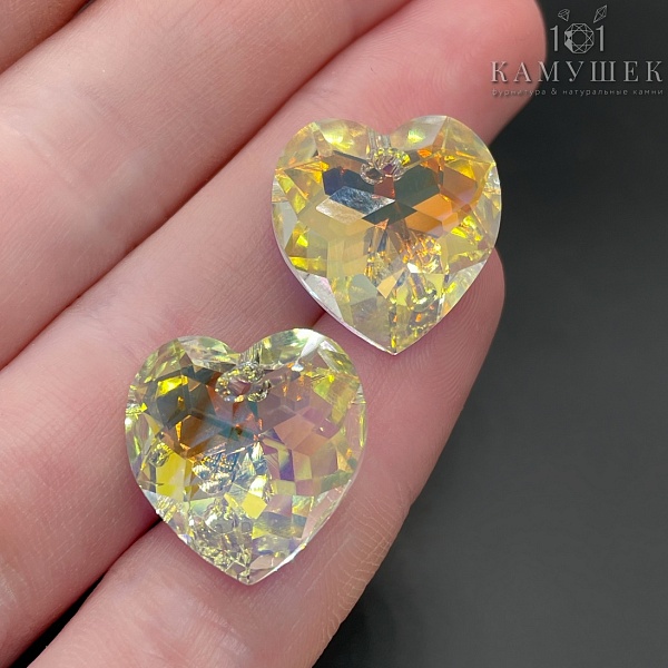 6215 Classic Heart Pendant 18mm Crystal Aurore Boreale (AB)