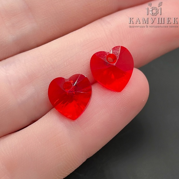 6228 Xilion Heart 10,3*10 мм Light Siam (227)